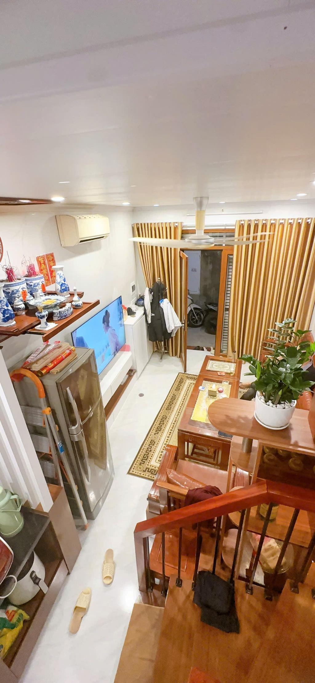 Long Biên Ngọc Lâm, nhà 2 tầng ngõ 66 Ngọc Lâm