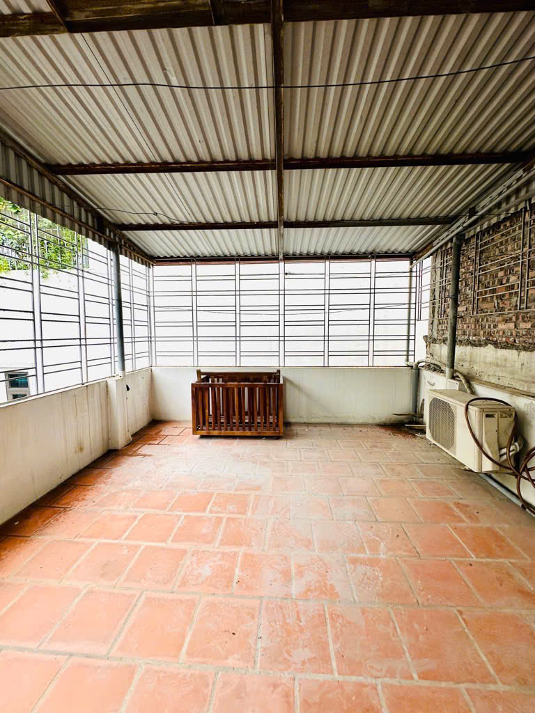 5.5 tỷ bán luôn nhà 60m2 4 tầng Long Biên Gia Quất, vô địch trong tầm giá