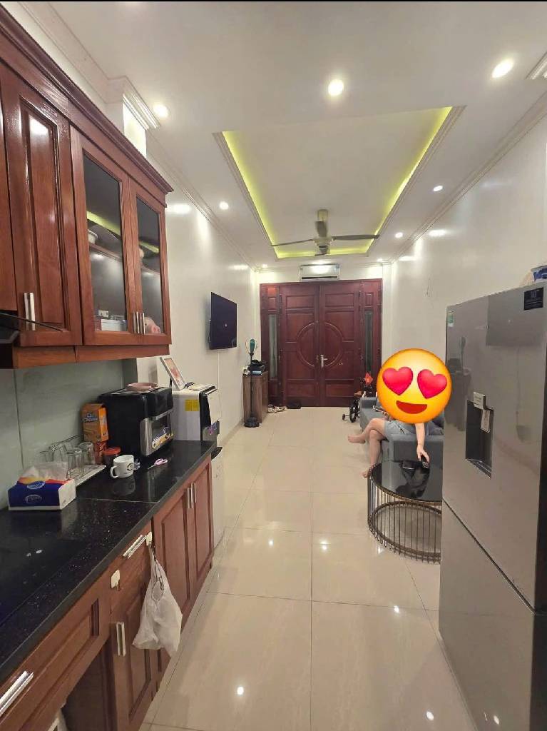 Duy nhất 1 căn dưới 6 tỷ 5 tầng 30m2 Thạch Bàn