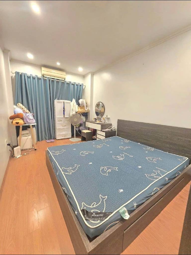 Duy nhất 1 căn dưới 6 tỷ 5 tầng 30m2 Thạch Bàn