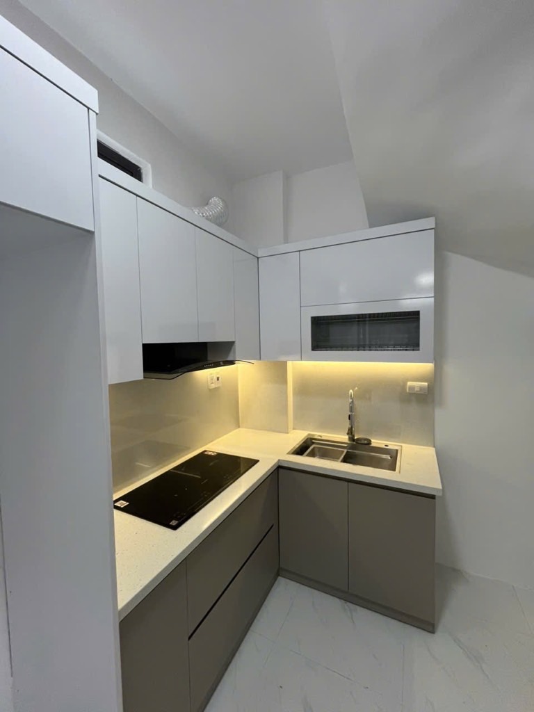 Đức Giang ô tô đỗ cổng ngày đêm, ngõ to như phố không đến 7 tỷ