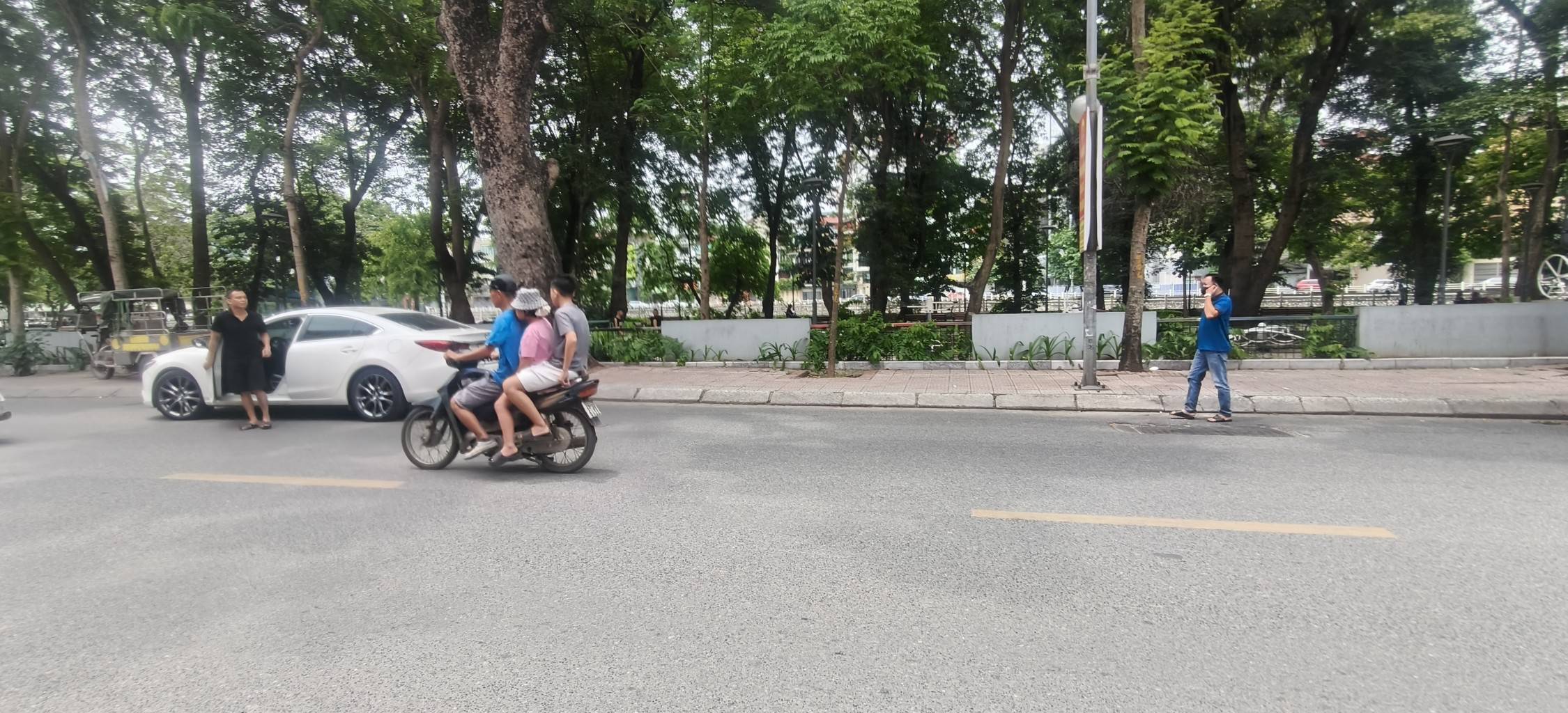 45m2 Ngọc Lâm ngõ ô tô thông, cạnh tiểu học đối diện công viên