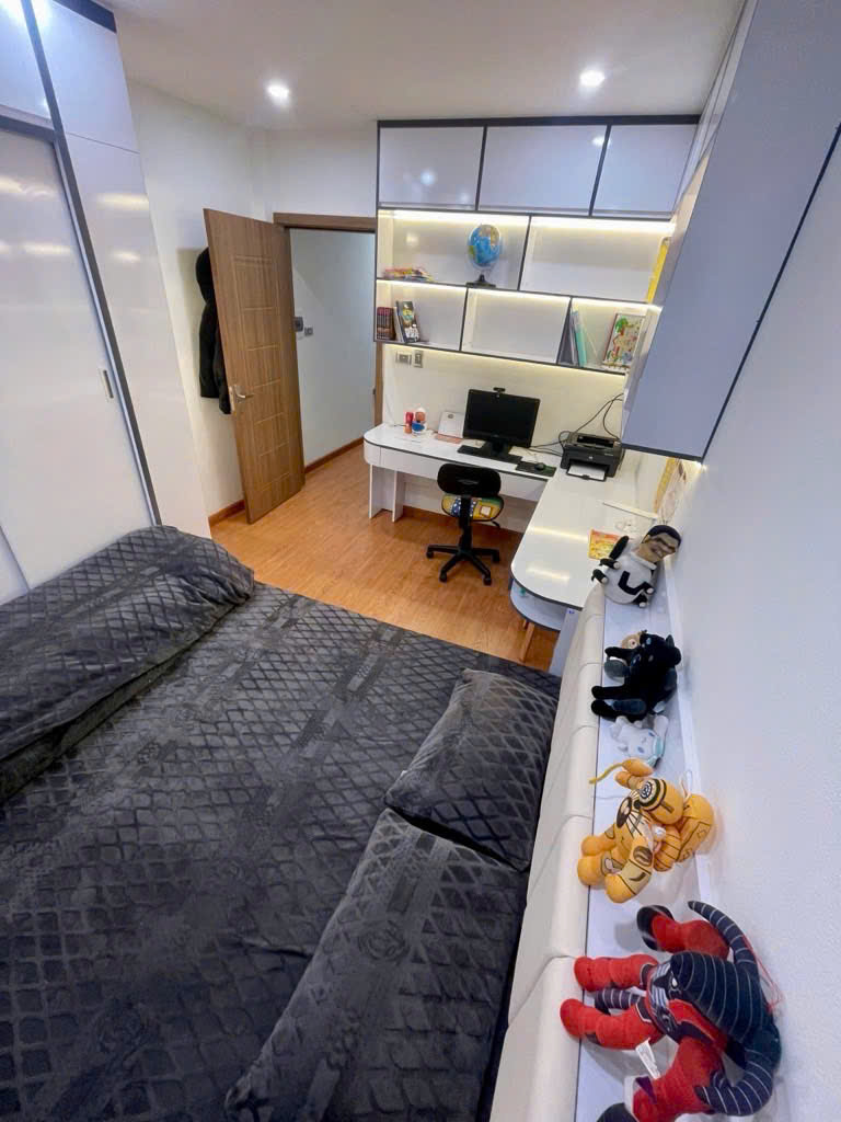 Sài Đồng 40m2 ô tô đỗ cổng nhà dân xây nội thất nhập khẩu