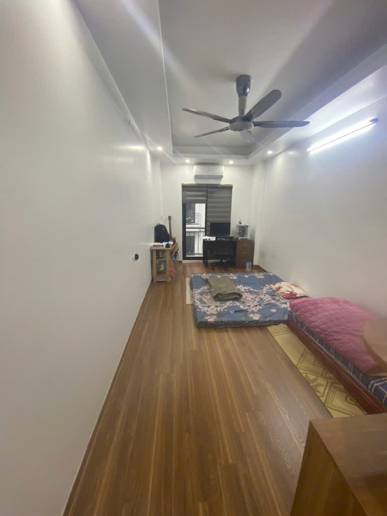 Ô TÔ ĐỖ CỬA - PHÂN LÔ - GẦN TRỤC ĐƯỜNG CHÍNH - NGUYỄN THỜI TRUNG