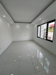 Đức Giang ô tô đỗ cổng ngày đêm, ngõ to như phố không đến 7 tỷ