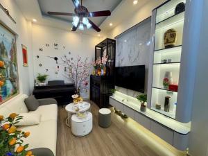 Sài Đồng 40m2 ô tô đỗ cổng nhà dân xây nội thất nhập khẩu