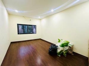 NỞ HẬU - NHỎ TIỀN - GẦN ĐƯỜNG CHÍNH - NGUYỄN VĂN LINH