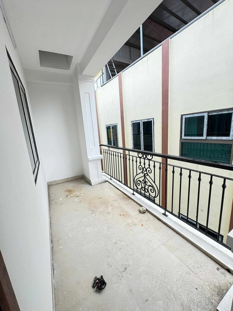 Bán Nhà Lô Góc Hồ Tùng Mậu - 100m Ra Phố - Nhà Ánh Nắng Buổi Sáng