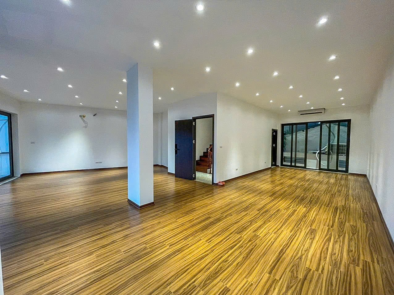 Khu Hiếm - Từ Hoa - Có Thang Máy - Pccc Đạt Chuẩn