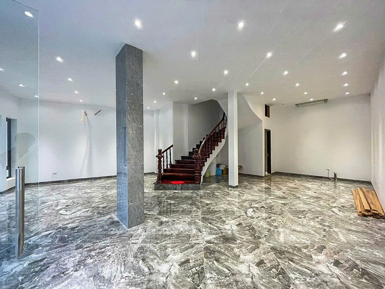 Khu Hiếm - Từ Hoa - Có Thang Máy - Pccc Đạt Chuẩn