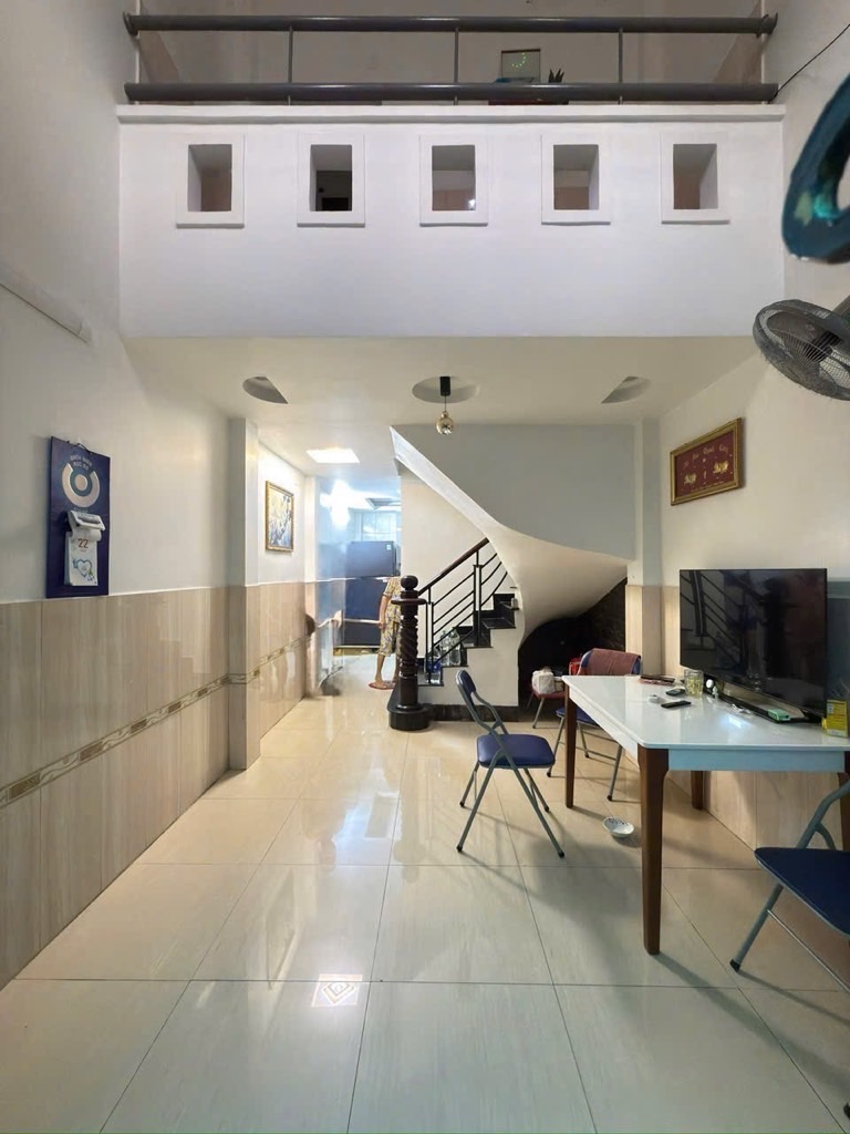HXH, dòng tiền 15tr/tháng, 35m2, ngang 9m. Nhỉnh 4 tỷ
