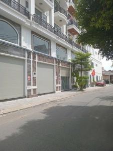 Lê Hồng Phong, HXH, Q5, 1. X tỷ