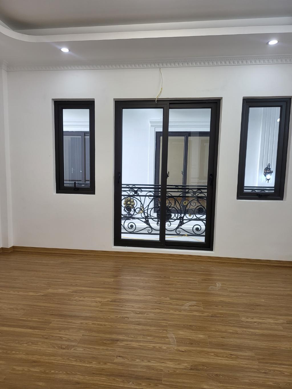 BÁN NHÀ MỚI 100% – VỊ TRÍ ĐẸP – SÂN RỘNG – PHÁP LÝ RÕ RÀNG – GIAO DỊCH NGAY