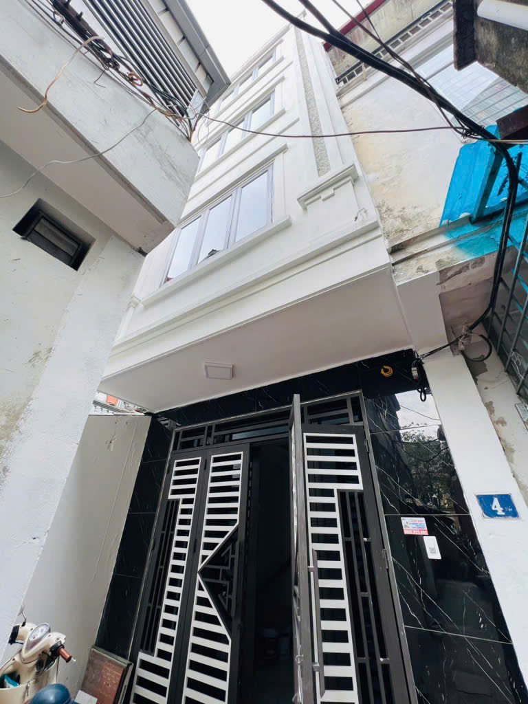 BÁN NHÀ 5 TẦNG MỚI TOANH