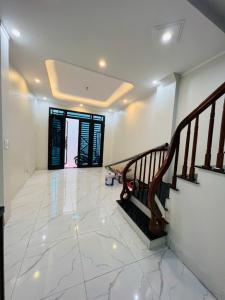 BÁN NHÀ 5 TẦNG MỚI TOANH