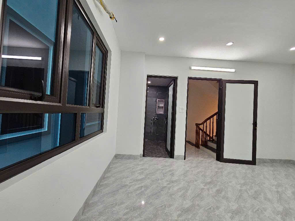 Bán gấp nhà 4 tầng mới xây ngõ oto Cầu Giấy Hà Nội