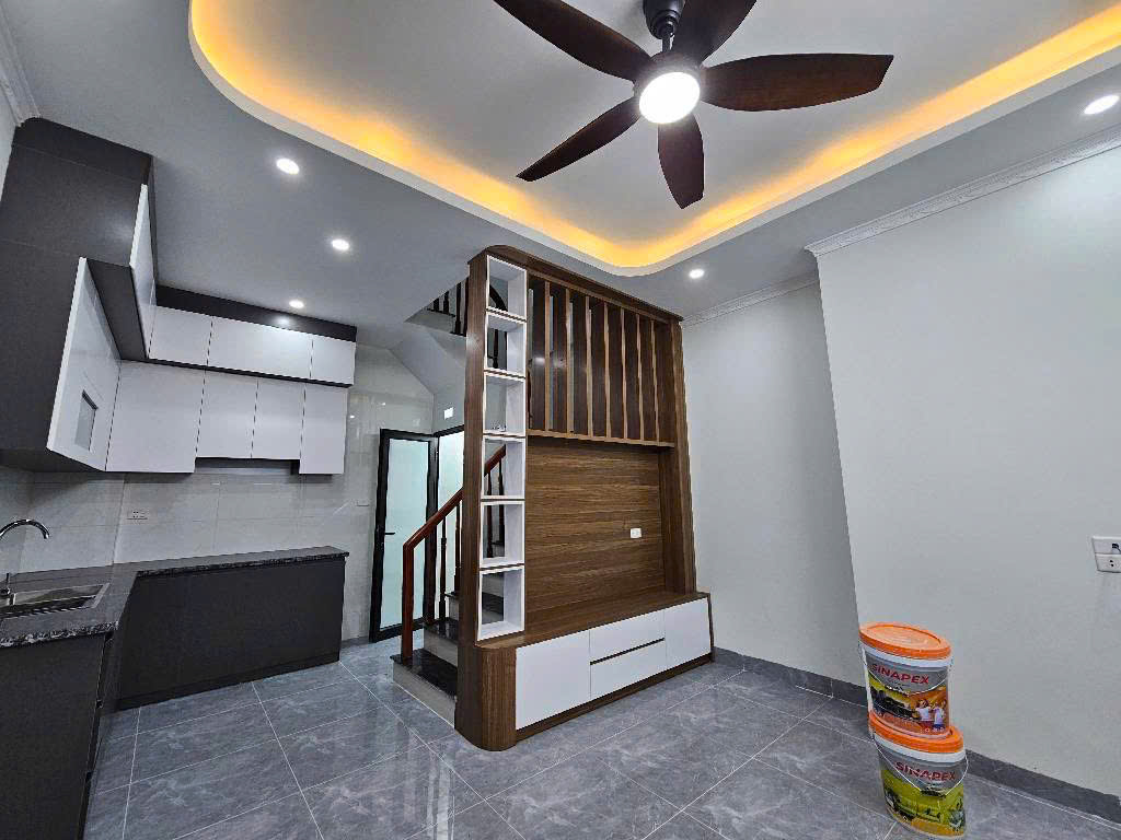 Bán gấp nhà 4 tầng mới xây ngõ oto Cầu Giấy Hà Nội