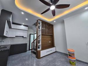 Bán gấp nhà 4 tầng mới xây ngõ oto Cầu Giấy Hà Nội
