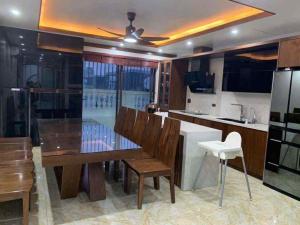 VIP! BÁN NHÀ LIỀN KỀ KĐT LOUIS CITY ĐẠI MỖ, THANG MÁY NHẬP KHẨU, DT:105M2, GIÁ BÁN 28 TỶ