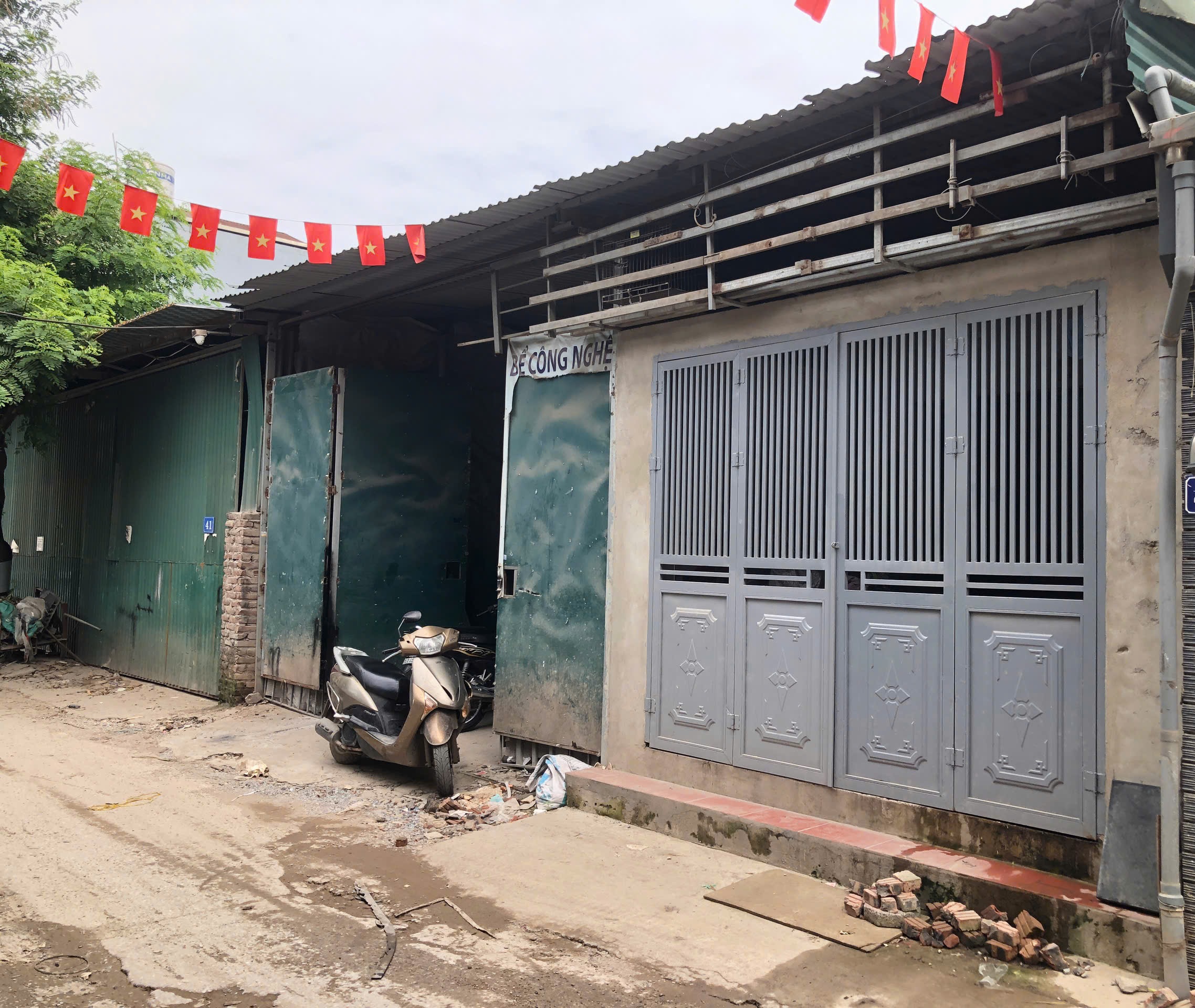 Bán nhà Bùi Xương Trạch ngõ rộng hai Camry tránh nhau, diện tích 53m2 2,6 TỶ