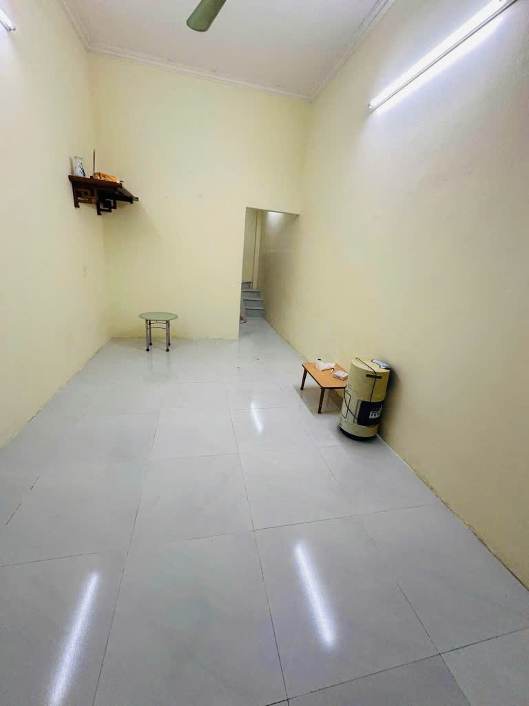 HOÀNG HOA THÁM, 2 TẦNG 1 TUM, PHỐ TRUNG TÂM. 4.7 TỶ