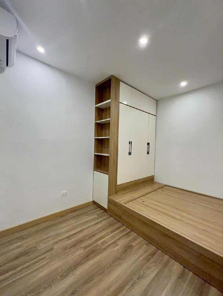 ĐÀO TẤN, PHỐ VIP, SIÊU HIẾM KINH DOANH, Ô TÔ TRÁNH, VỈA HÈ, TẶNG NỘI THẤT. 5.6 TỶ