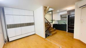 HÀNG THAN, 30M2, GẦN PHỐ, SÂN RỘNG, SẴN NỘI THẤT, 5.5 TỶ