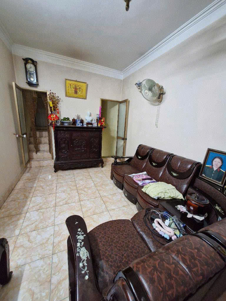 NHÀ TẬP THỂ QUÂN ĐỘI CỰC HIẾM NHẤT KHU– CÁCH BẾ XE YÊN NGHĨA 100M
