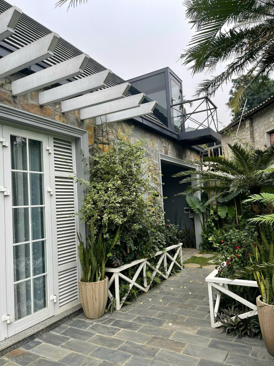 Bán biệt thự nhà vườn nghỉ dưỡng tại Phú Mãn, view suối đẹp - 516m2 - giá chỉ 8.5 tỷ