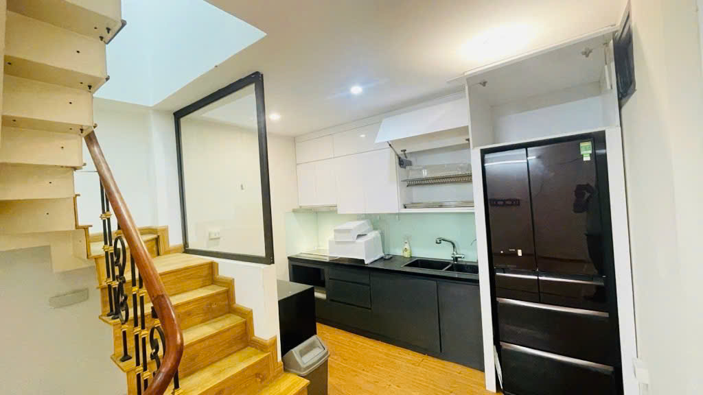 HÀNG THAN, 30M2, GẦN PHỐ, SÂN RỘNG, SẴN NỘI THẤT, 5.5 TỶ