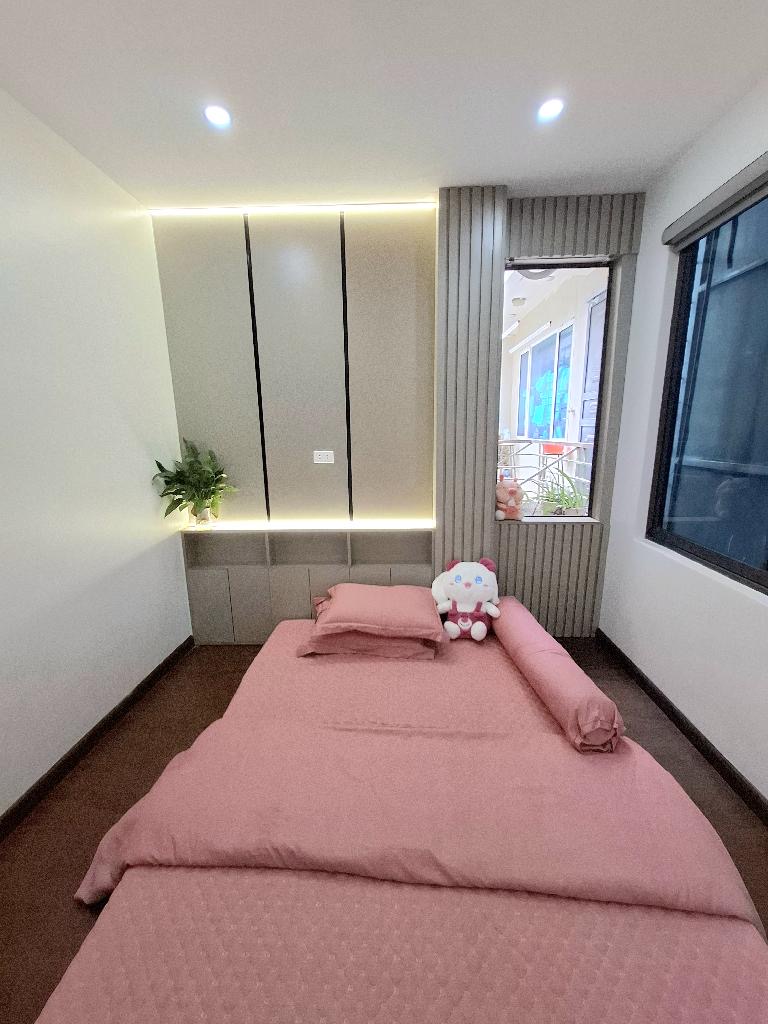 Bán nhà 4 tầng đã có sổ đường Nguyễn Phong Sắc