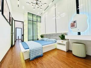 Minh Khai nhà 5 tầng- 20m - 3 ngủ - 4.2 tỷ Sổ đỏ cc Đẹp full nội thất
