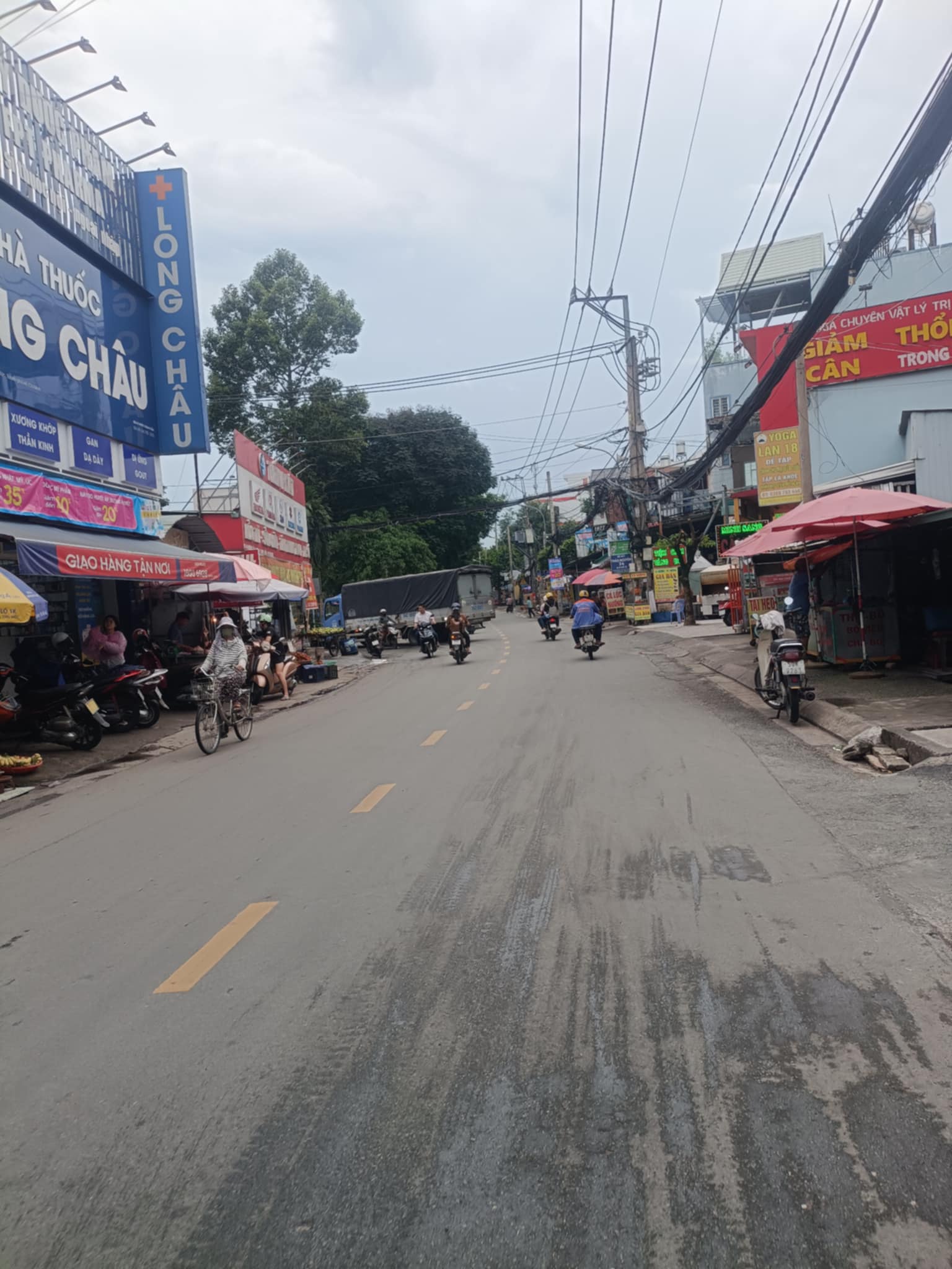 NHÀ BÁN GẦN TRUNG TÂM CHỢ DĨ AN 84m2 nhà 3 tầng kiên cố nhỉnh 4 tỷ.