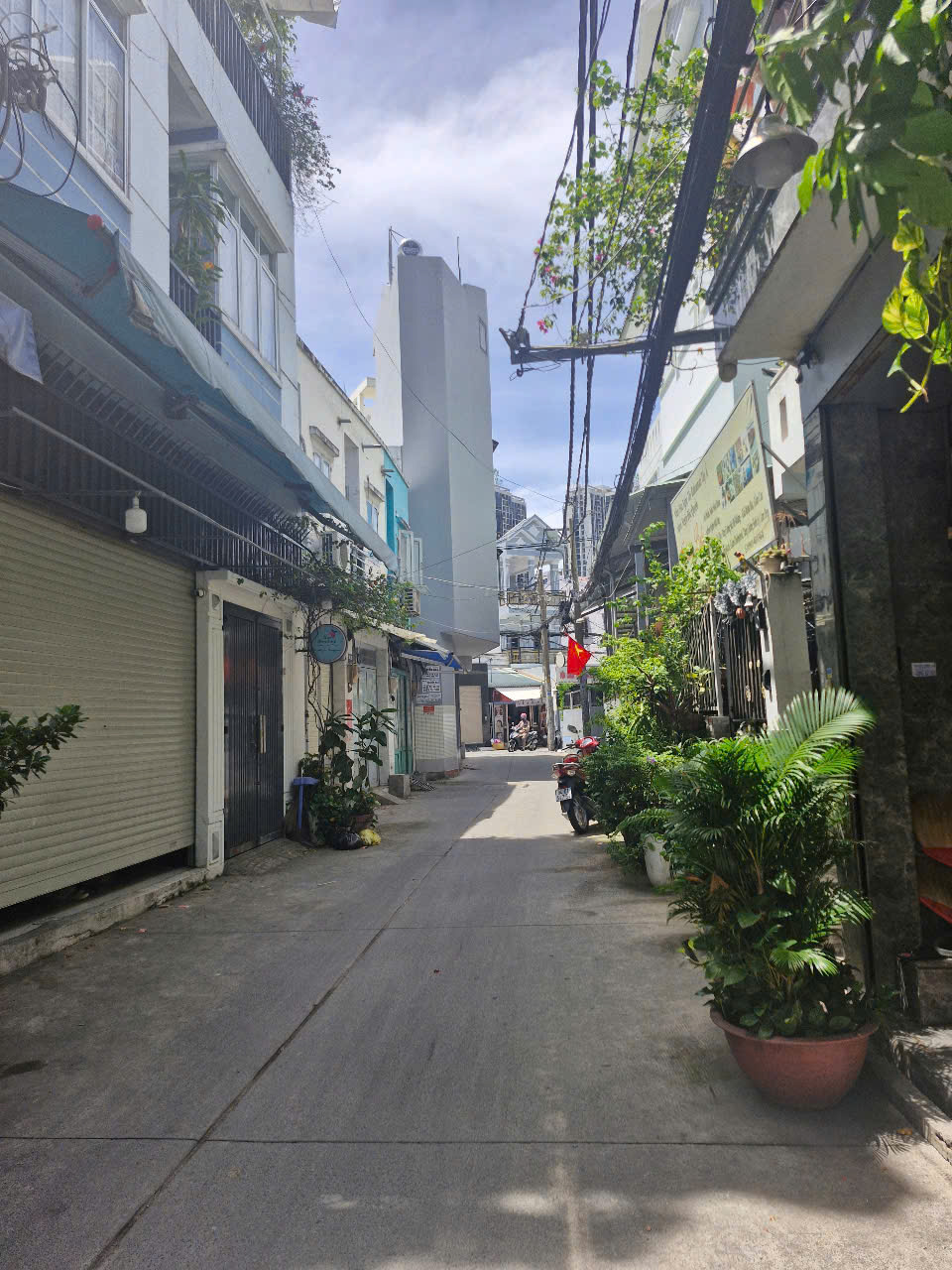 Bán Nhà Quận 7 , 44m2 , 2 Tầng , Nhà Mới , Hẻm Xe Hơi , 6.x tỷ