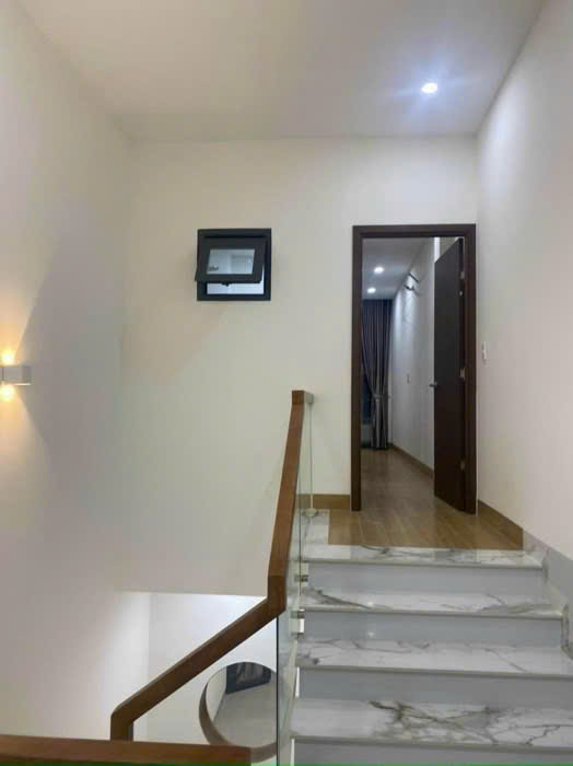 Bán Gấp Nhà Quận 7 , 83m3 , 2 Tầng , 4 Phòng Ngủ 3 WC , Giá 7.x tỷ
