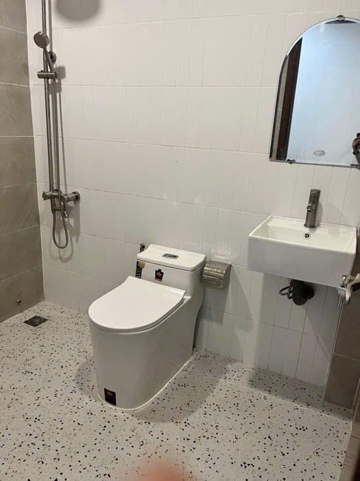 Bán Gấp Nhà Quận 7 , 83m3 , 2 Tầng , 4 Phòng Ngủ 3 WC , Giá 7.x tỷ