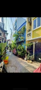 Bán Nhà Quận 7 , Gần Trần Xuân Soạn , 4 x 9.15 , 3 Tầng , Hẻm Ba Gác , Giá 4.x tỷ .