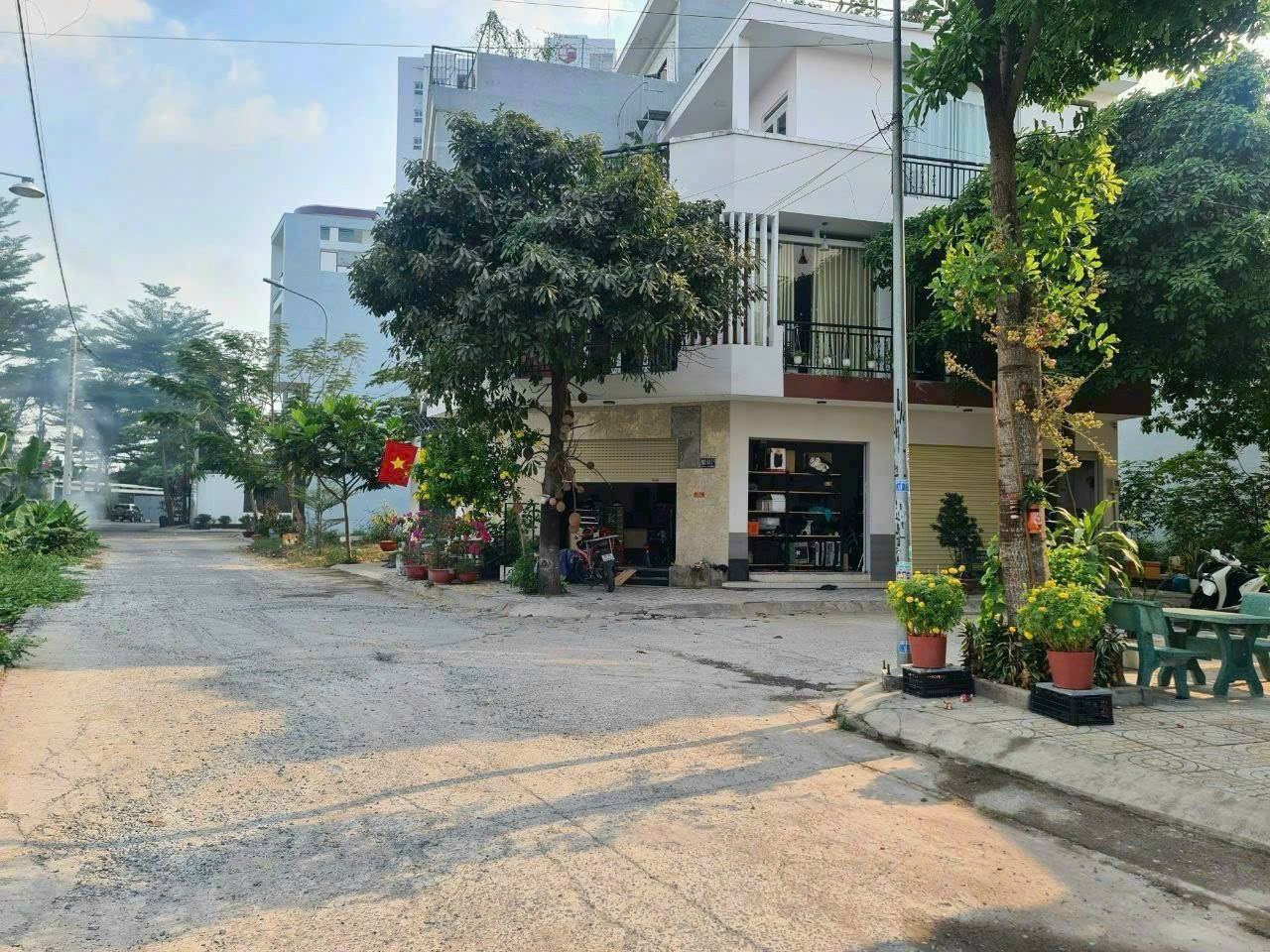Bán nhà mặt tiền,đường Vườn Lài, Quận 12, Diện tích 11x12 giá hơn 10 tỷ