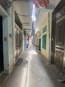 B.Á.N NHÀ-VĨNH QUỲNH, PHÂN LÔ, NGÕ NÔNG, GẦN PHỐ, NHÀ DÂN XÂY CHẮC CHẮN, 33m2, MT: 3.2m, Nhỉnh 5 tỏi nhỏ xíu.