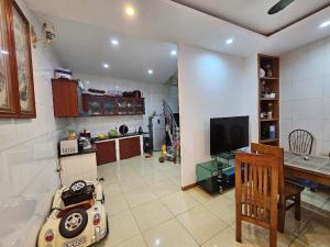 NHÀ PHAN TRỌNG TUỆ, MẶT PHỐ SÁT CẦU BƯƠU, ÔTÔ ĐỖ CỬA, 41m2, MT: 3.5m, NHỈNH 3 CỦ TỎI VÀO VIỆC LUÔN