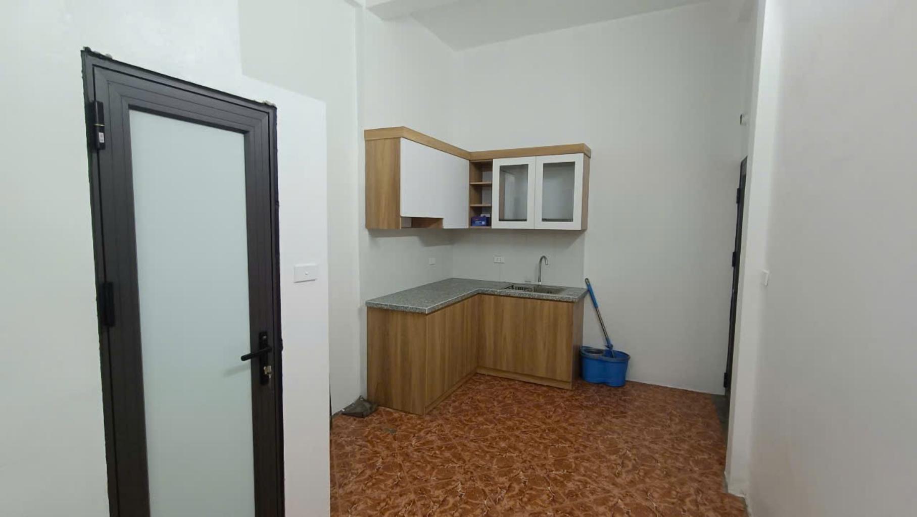 HÀNG TUYỂN! Căn duy nhất dưới 4 tỷ có 4 PN, thông 2 ngõ tại Hoàng Hoa Thám - 30m², 3.6 tỷ.