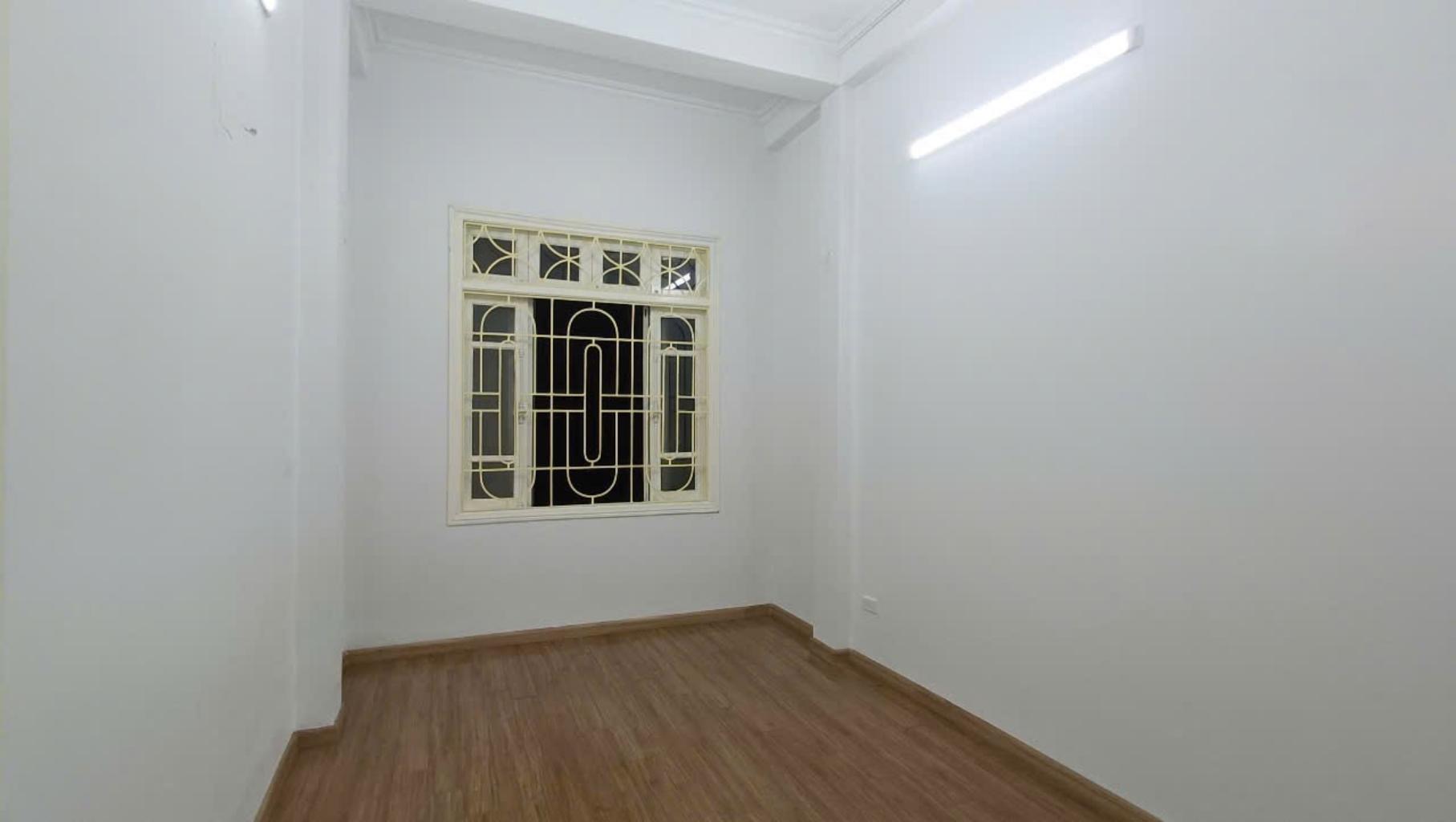 Nhà gần Hồ Tây 30m² x 3T, 4PN, 2 mặt ngõ, 3.6 tỷ. Xe ba gác đỗ cửa.