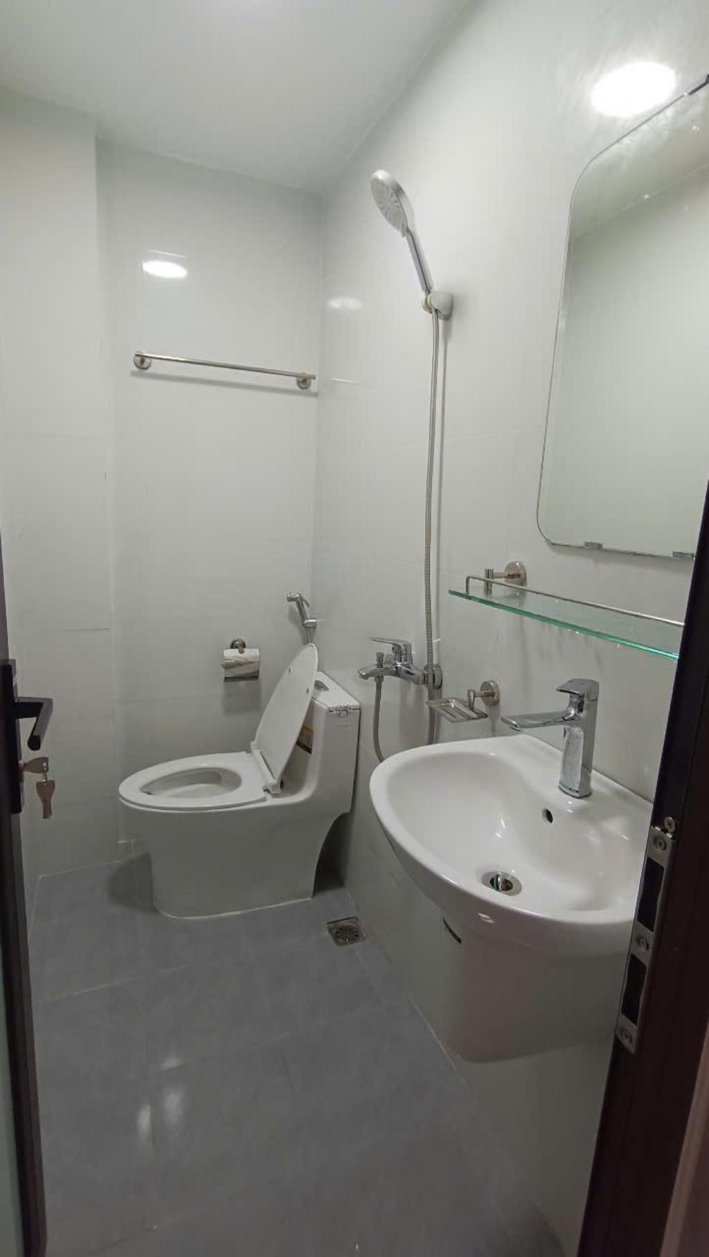 Nhà gần Hồ Tây 30m² x 3T, 4PN, 2 mặt ngõ, 3.6 tỷ. Xe ba gác đỗ cửa.