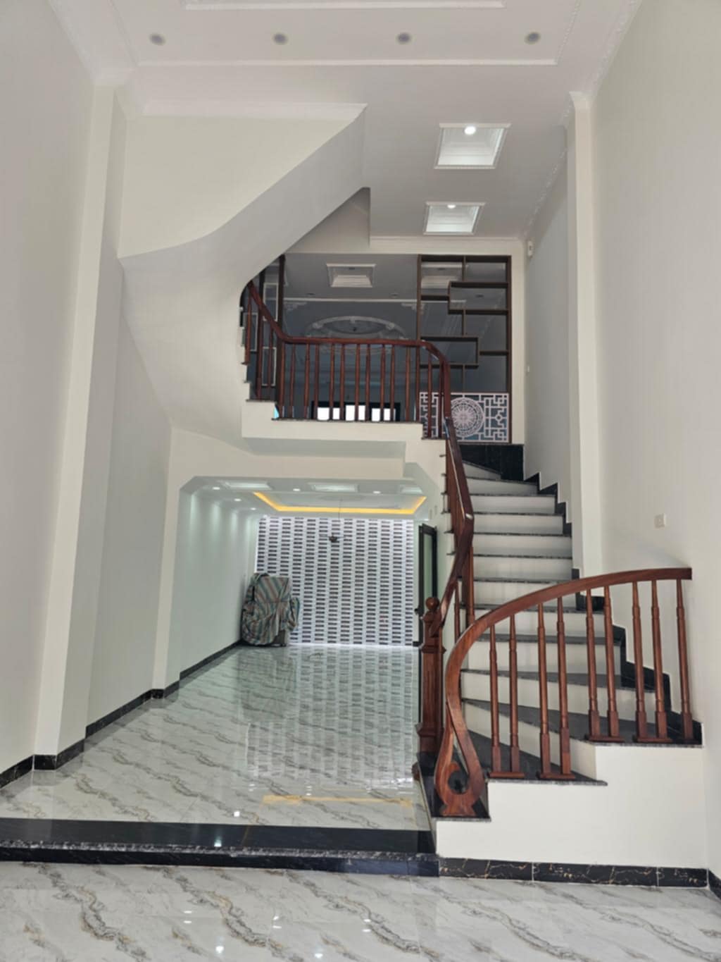 TRUNG TÂM ĐÔNG MỸ - Bán nhà mới 100% 55m² 5 tầng, 4 ngủ, Sổ đỏ, giá 6.65 tỷ