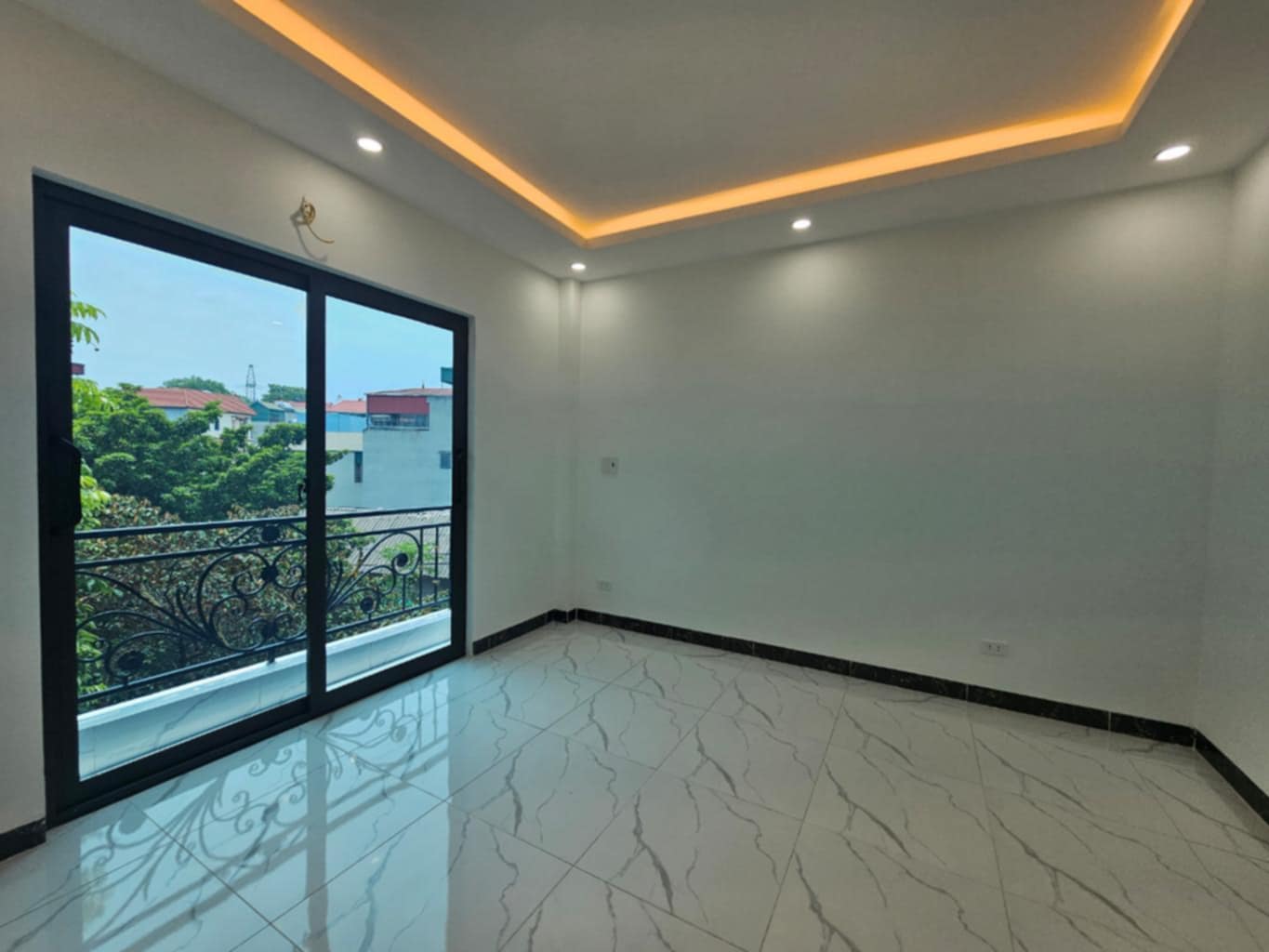 TRUNG TÂM ĐÔNG MỸ - Bán nhà mới 100% 55m² 5 tầng, 4 ngủ, Sổ đỏ, giá 6.65 tỷ