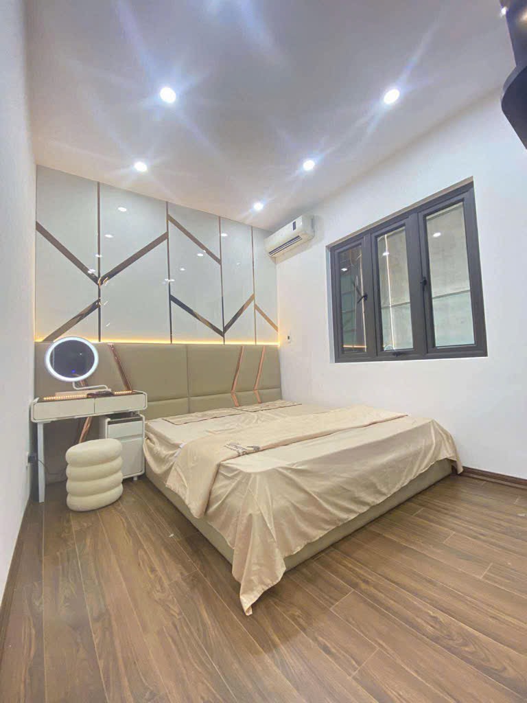 Bán nhà 169 Phố Hoàng Mai, SH tránh nhau thoải mái, 26m2, Giá Hot- nhỉnh 5,3 tỷ