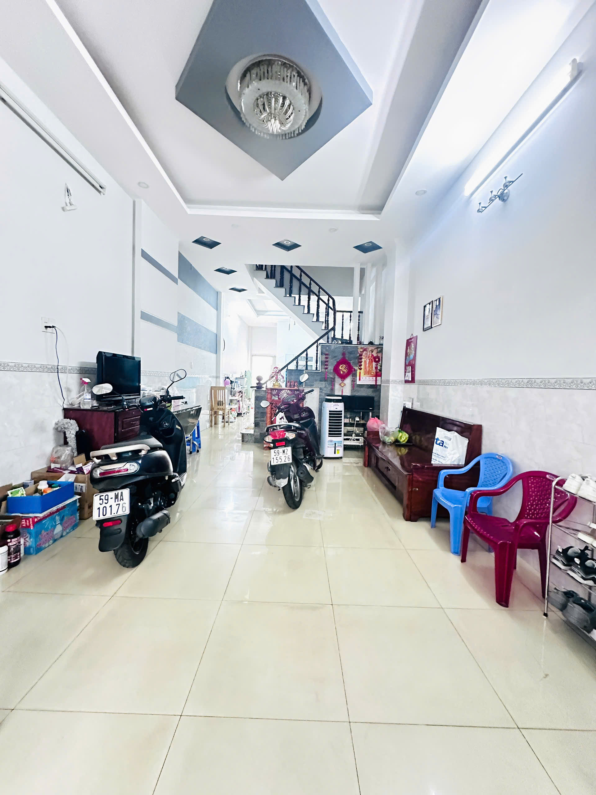 NHÀ LÊ VĂN QUỚI - 2 TẦNG - HẺM XE TẢI