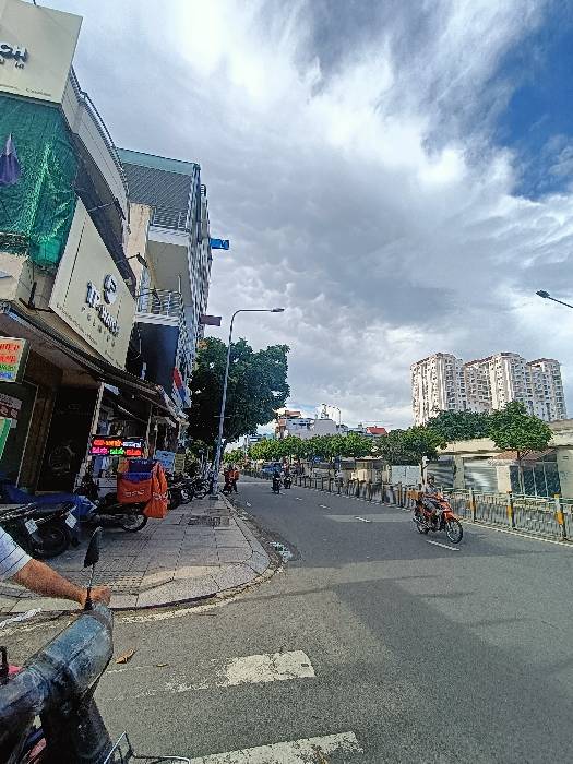 Bán nhà