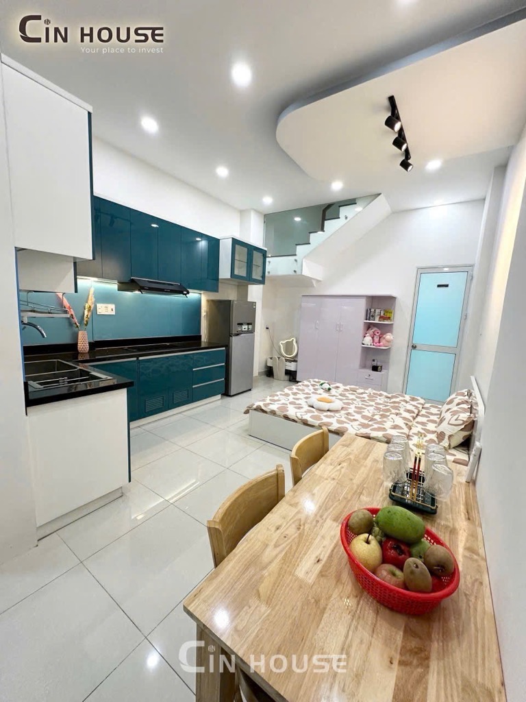 Siêu mẫu tân phú , Dt 38m2  , 4 tầng  , hẻm thoáng mát , gần kênh tân hóa