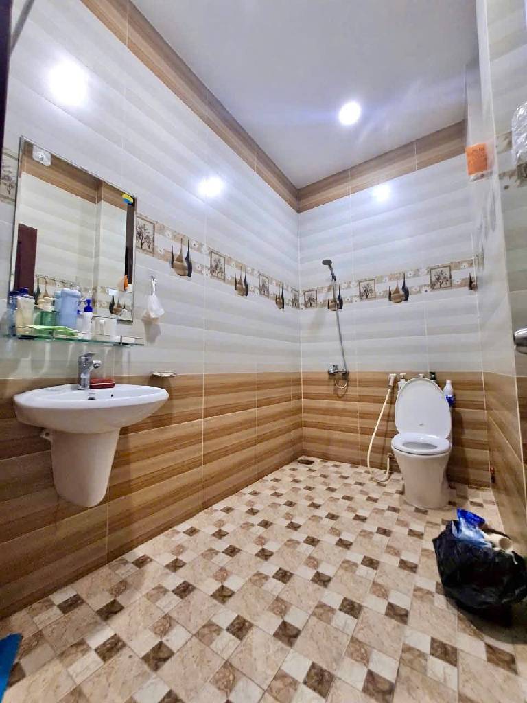 Bán nhà tân phú